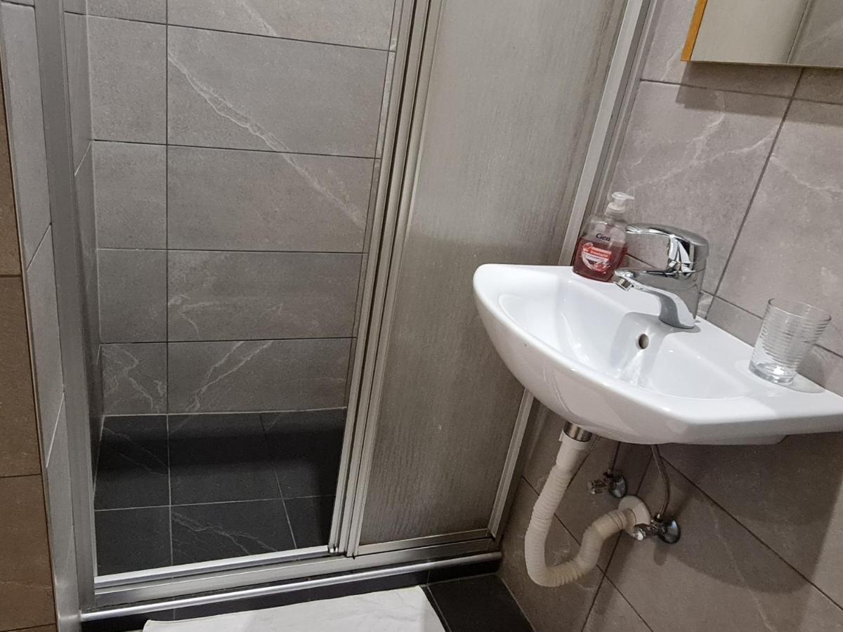 Aparthotel Laaerberg Wina Bagian luar foto
