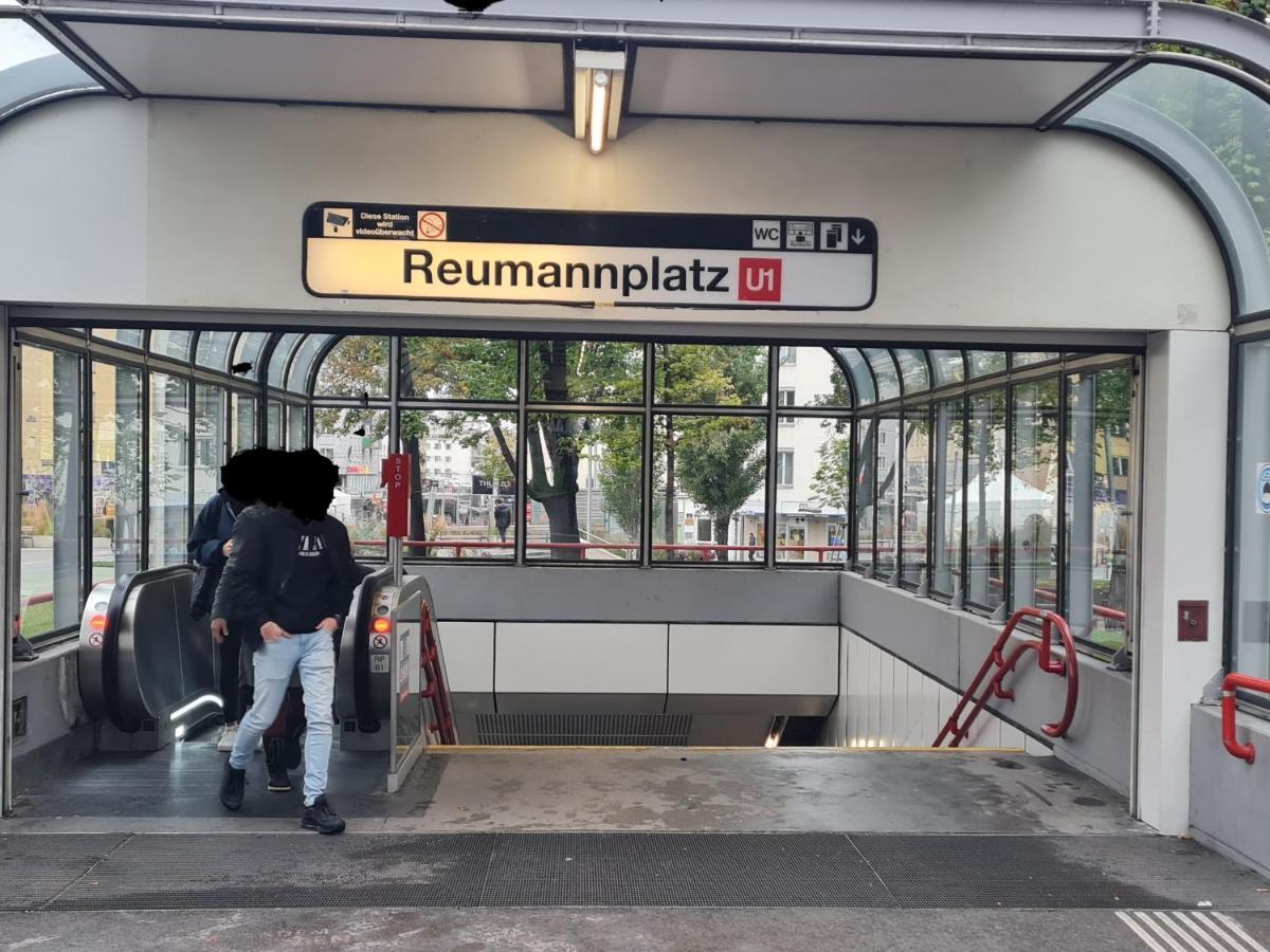 Aparthotel Laaerberg Wina Bagian luar foto