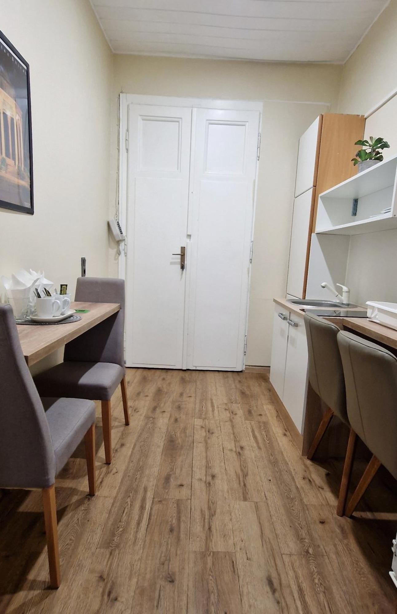 Aparthotel Laaerberg Wina Bagian luar foto